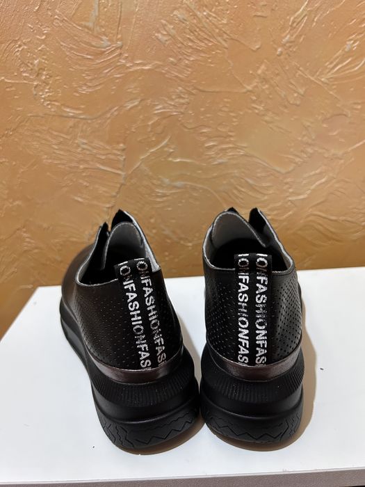 Ботинки женские черные