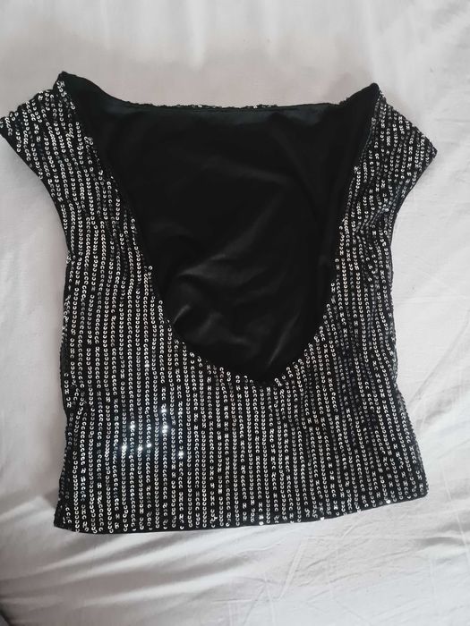 Продавам официални дрехи