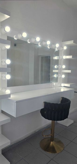 Продавам професионална тоалетка правена по поръчка