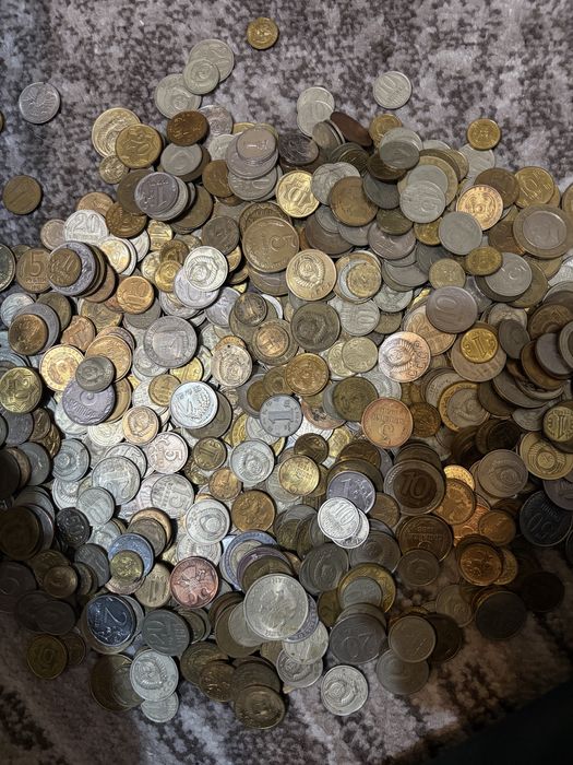 Продам монеты разного номинала