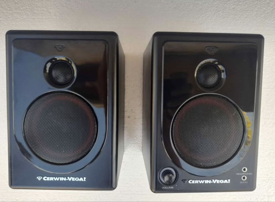 Cerwin-Vega XD3 / Mackie CR3