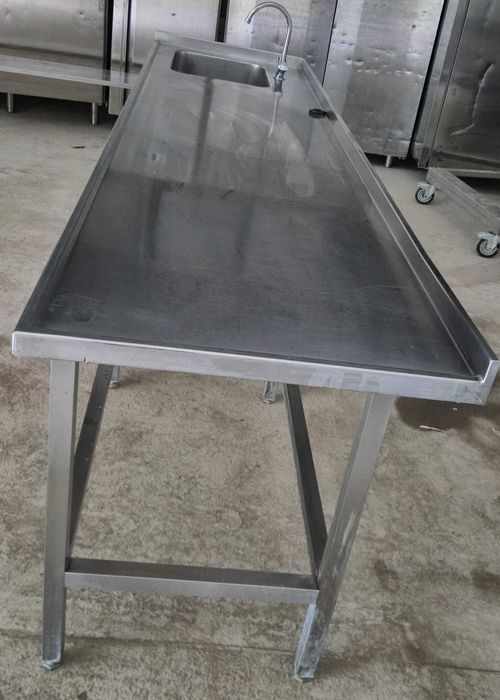 Masa din inox cu chiuveta