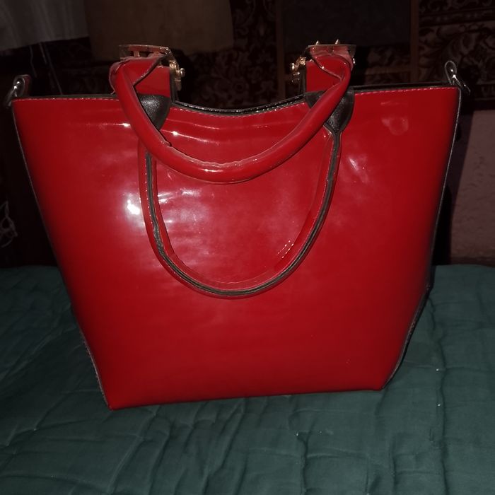 Продаю женские сумки