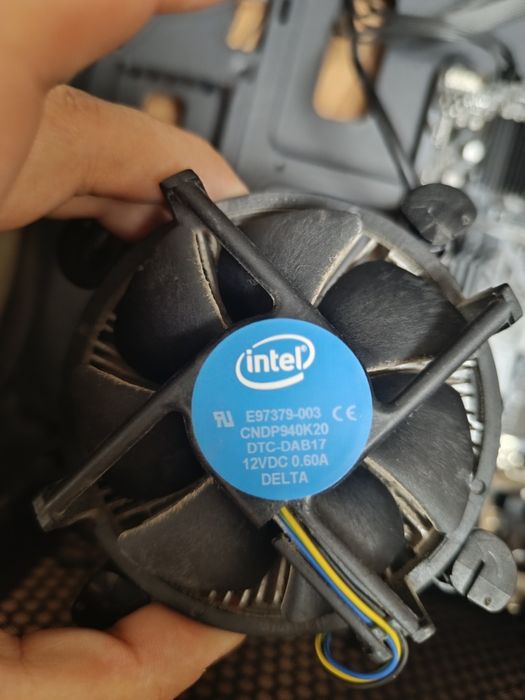 Процессор Intel Core i3-9100F + Оригинальный кулер Intel