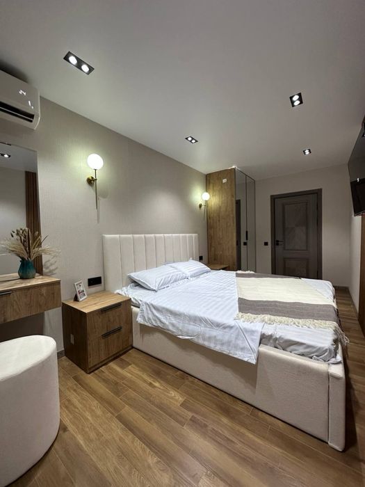 Новомосковская - Стадион Старт, продается евро двушка на 1 этаже