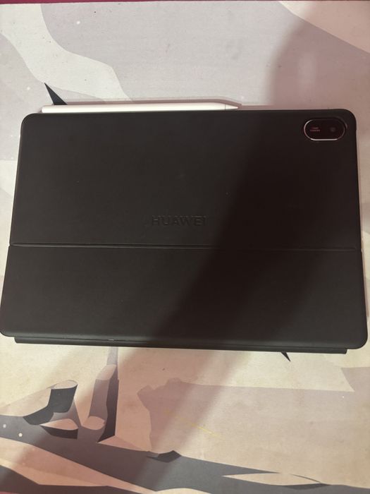 Vând tabletă Huawei MatePad 11.5 + tastatură + pen