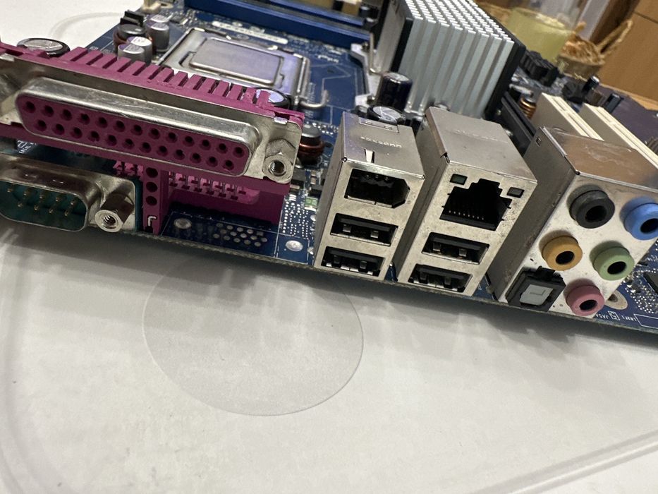 Placa baza  Intel  D945PVS  cu procesor Intel(Canada made)