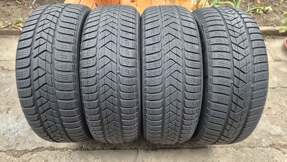 215 60 16 Anvelope de iarnă Pirelli