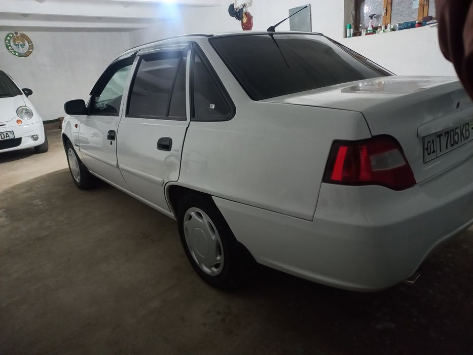 Срочна Нексия 2 сотилади 1.6л