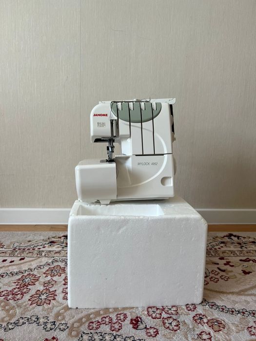 Оверлок Janome ML4952