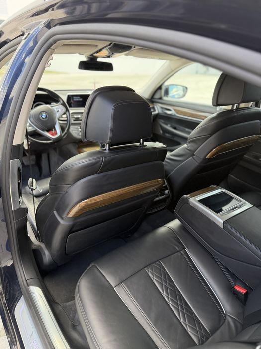 BMW Seria 7 730D xDrive G11 2017, 235.000km, mașina personală de 3 ani impecabilă, H&K , trapa