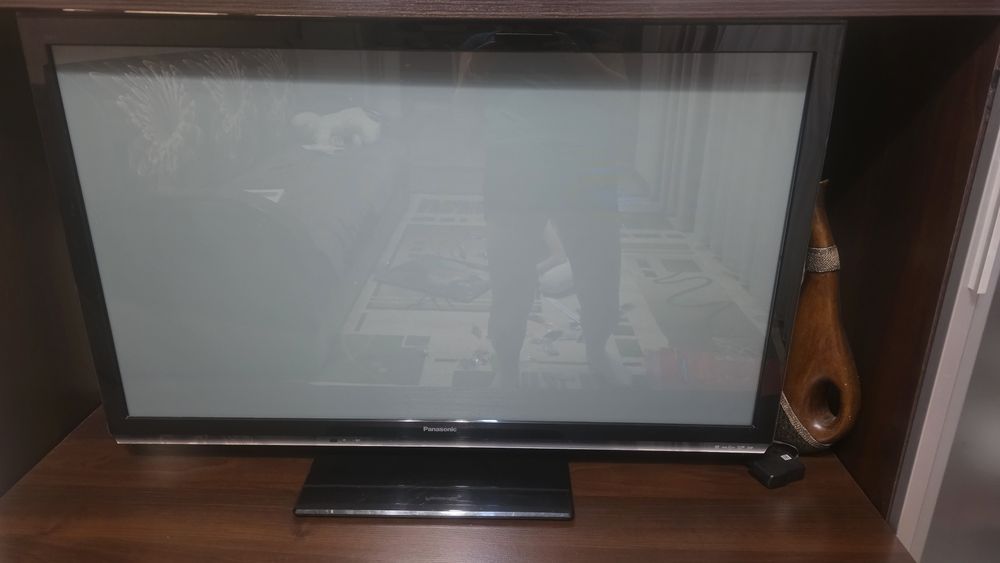 Телевизор Panasonic 42" плазменный