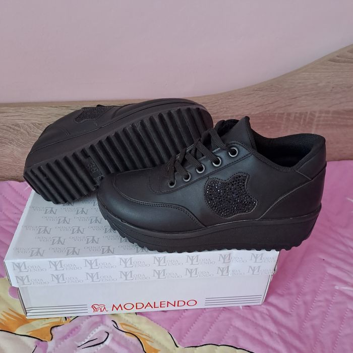 Apple - Дамски обувки на платформа - Черен, Размер 36