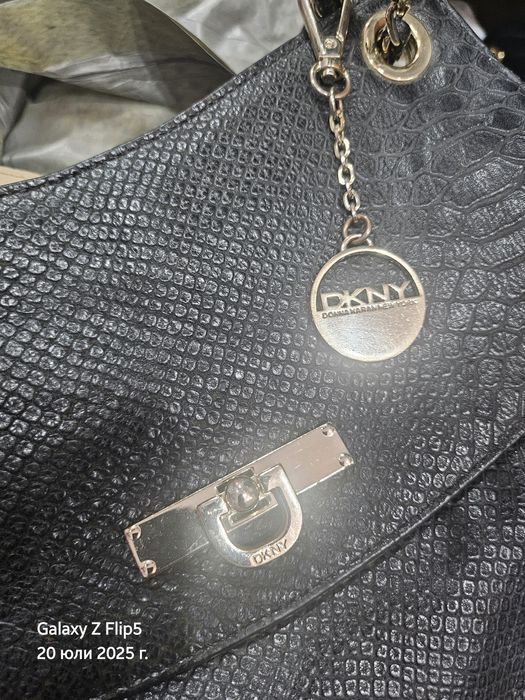 Дамски чанти DKNY, естествена кожа