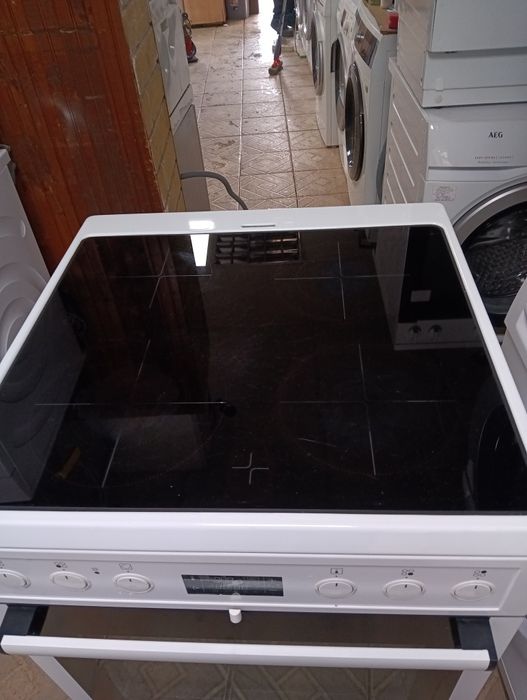 Свободно стояща печка с керамичен плот Gorenje 2 години гаранция!