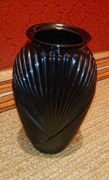 Голяма ваза (USA) 
125 лв