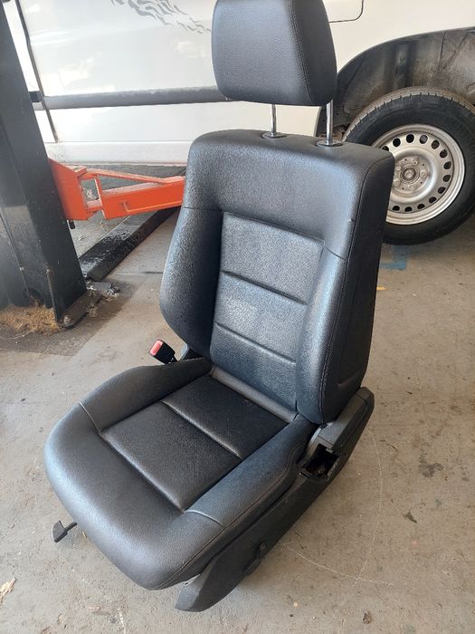 Седалка Мерцедес Е класа W212 предна лява