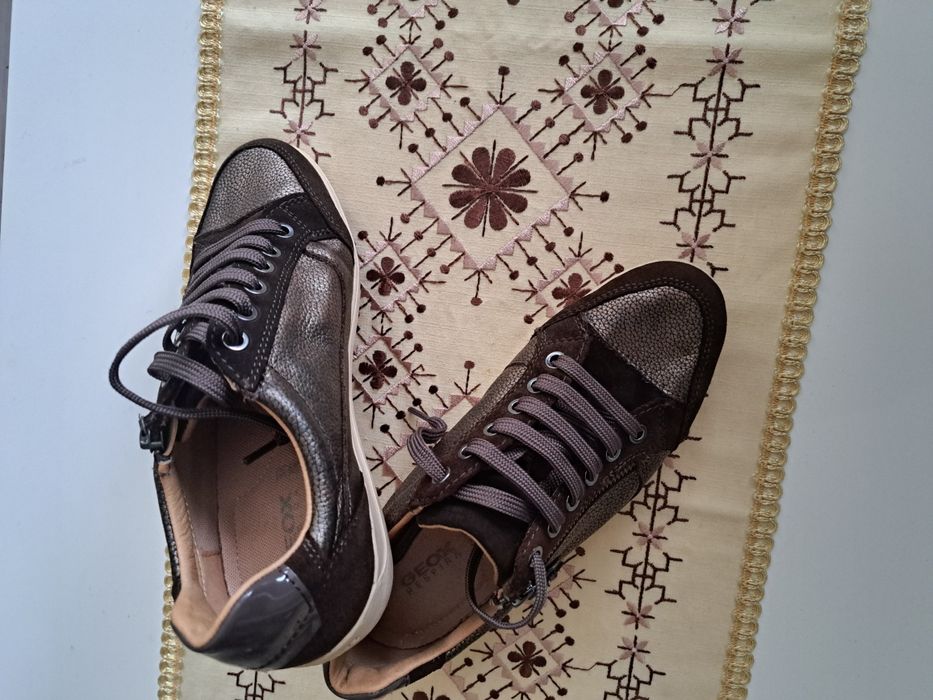 Елегантни дамски маратонки 38 номир