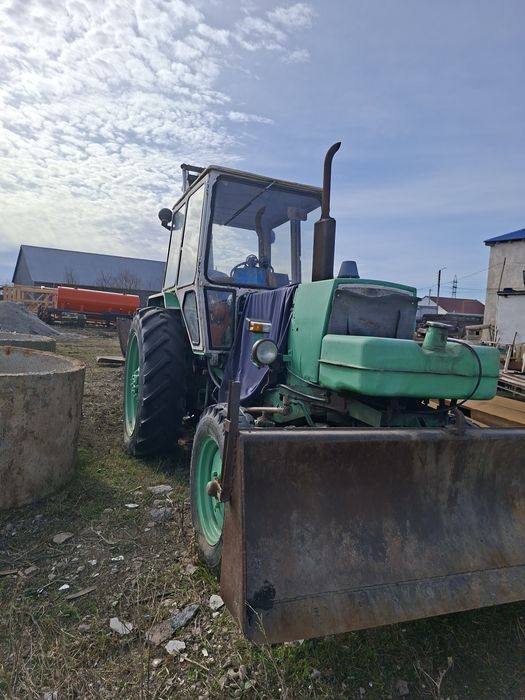 Продам ЮМЗ-6 эксковатор