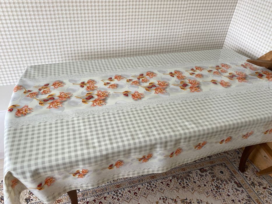 Стол из натурального дерево