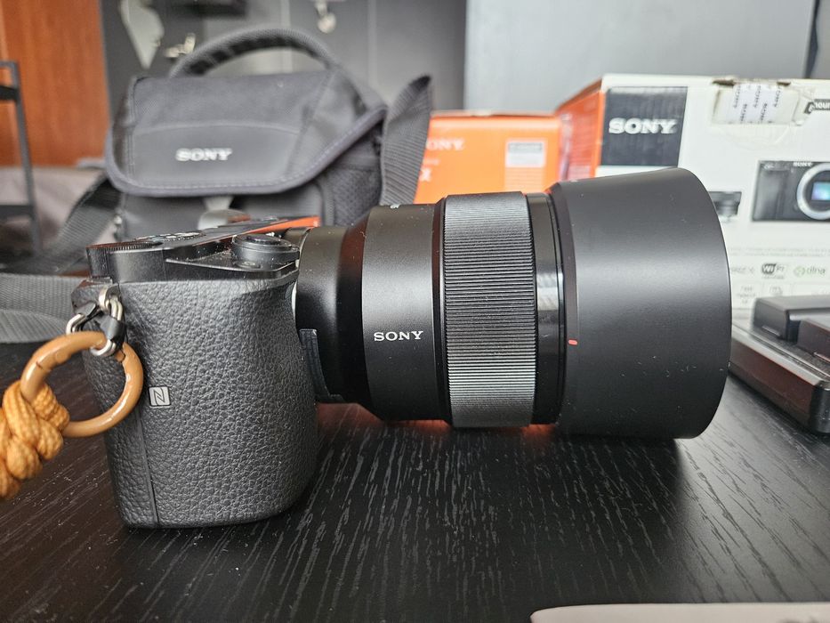 Sony A6000 + Sony FE 85mm f/1.8