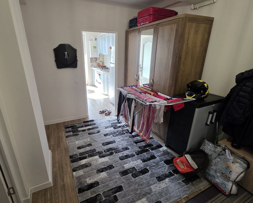 Vand apartament cu 2 camere