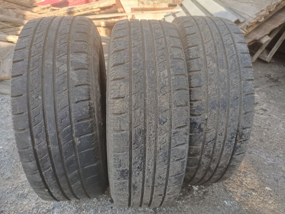 Продам комплект летней резины 225/70/15С