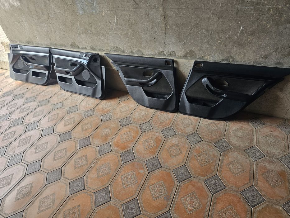 Дверные карты обшивка на е39