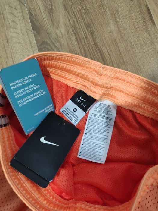 Pantaloni scurți de damă Nike mărimea XS