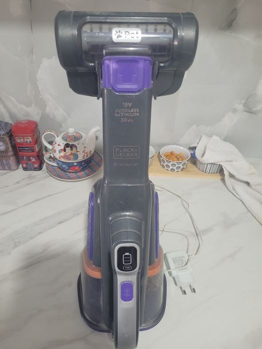 Aspirator Black&Decker portabil