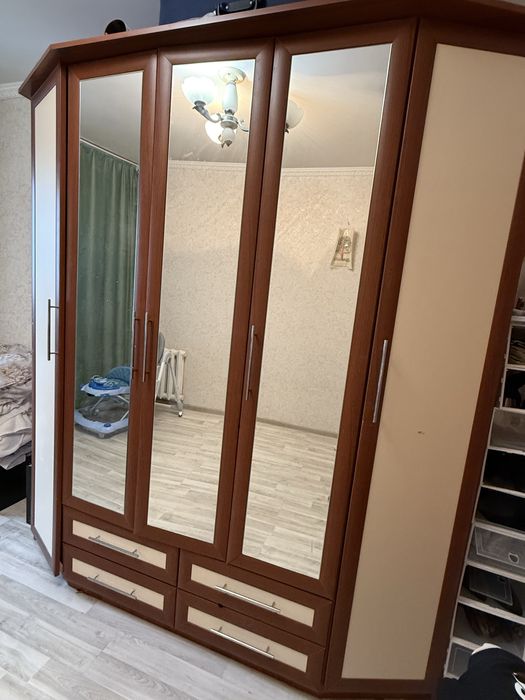 Продам спальный гарнитур двуспалку