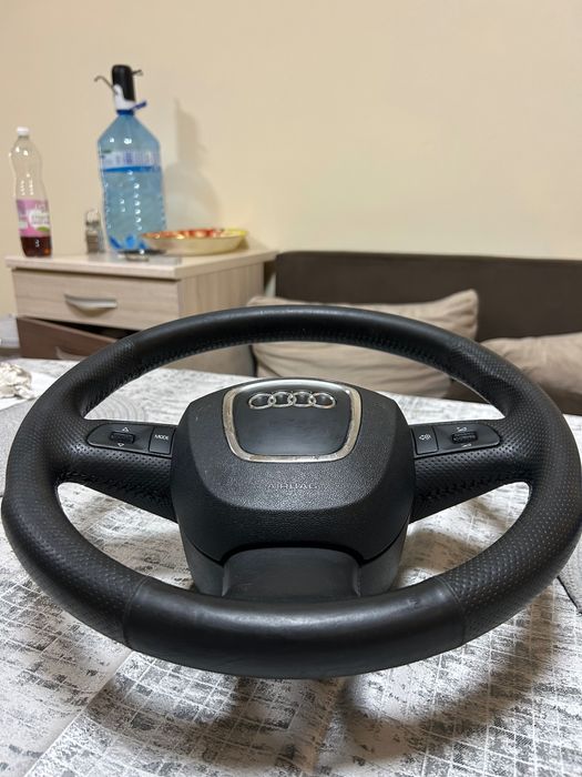 Мулти ВОЛАН за Ауди а4 б7 перфориран в топ състояние