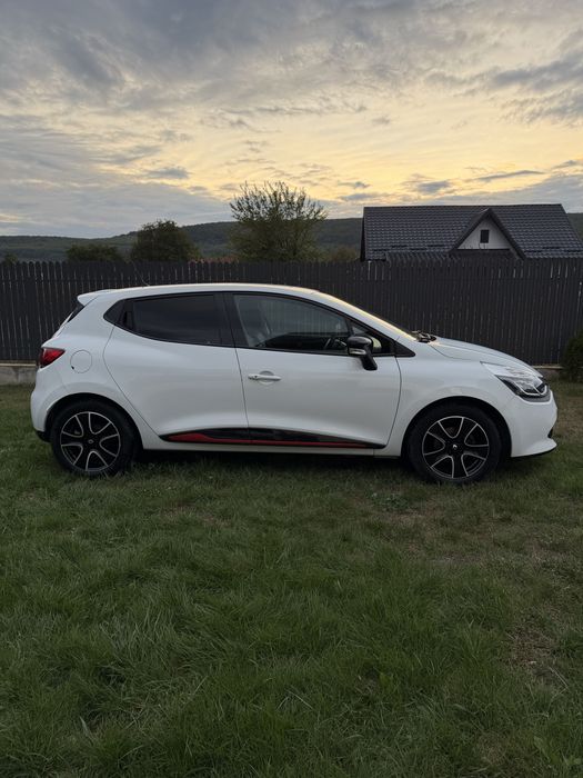 Renault Clio 4 • an fabricatie 2014 • 0,9 TCE