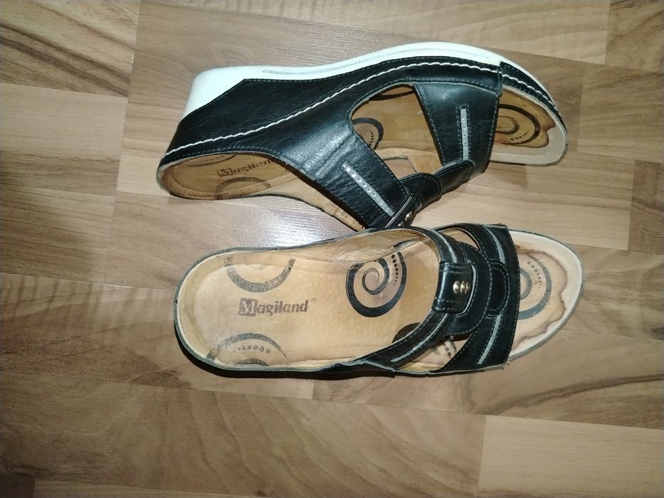 Шлепки кожаные р.38, 2 пары см. все фото