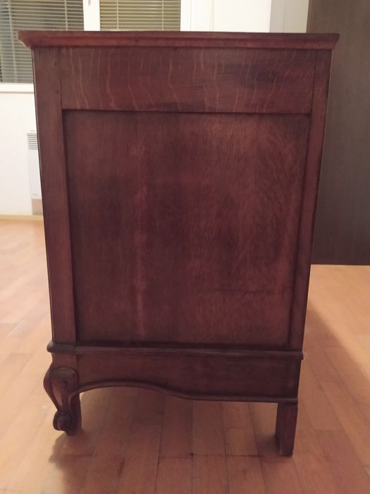 Винтидж шкаф от истинско дръво