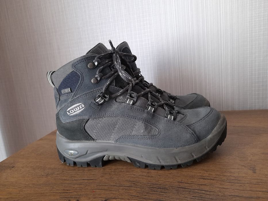 LOWA gore tex обувки 36 номер.