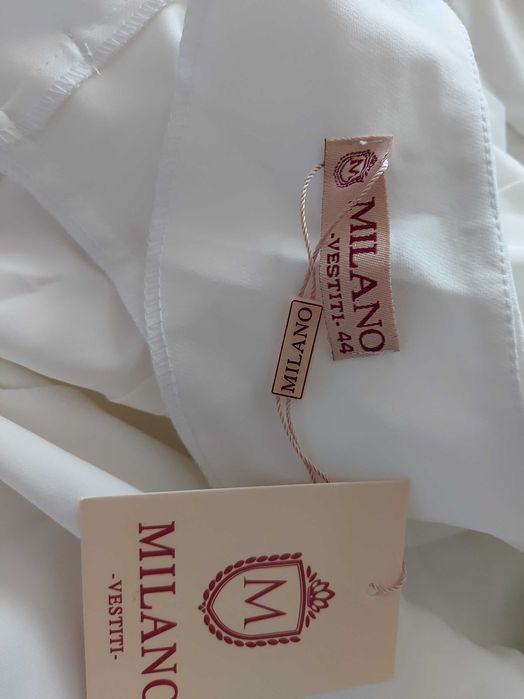 Платье                            .