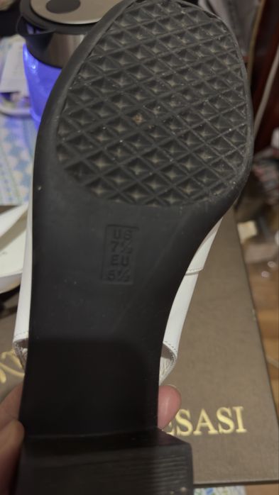 Белые басаножки кожа натуральная