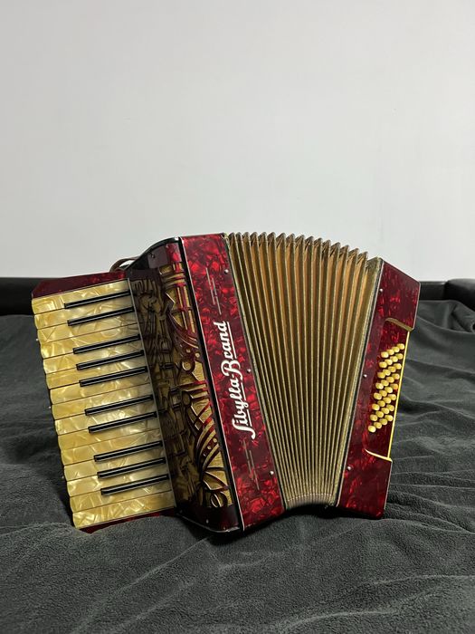 Vand acordeon Figliola-Brand 32 basi pentru copii/adolescenti