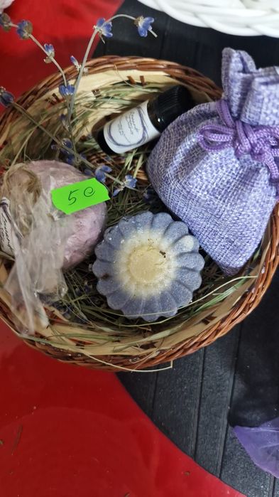 Ulei de lavanda apa de lavanda, săculeți ,lumanari