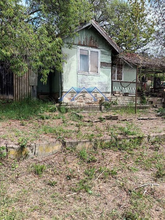 Вила 20м2, парцел 719м2, 85000 евро, м-т Боровец -юг