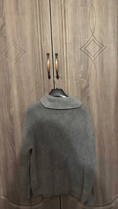 оверс вязанный джемпер с воротником