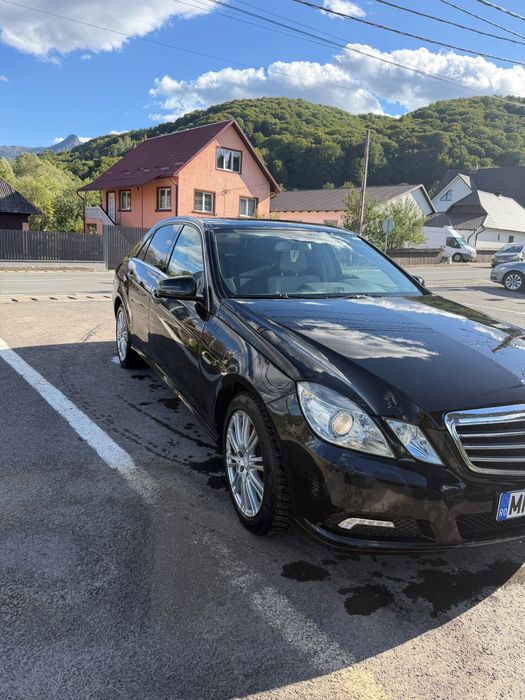 Mercedes-Benz E200
