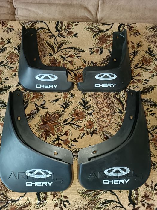 Продам брызговики на черри аризо 5
