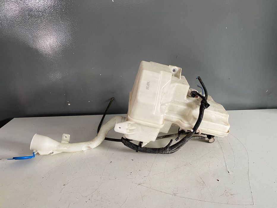Vas spalator cu pompita si furtune VOLVO XC40 2019 32237459 32237460
