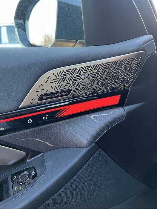 BMW i 5                                                        .