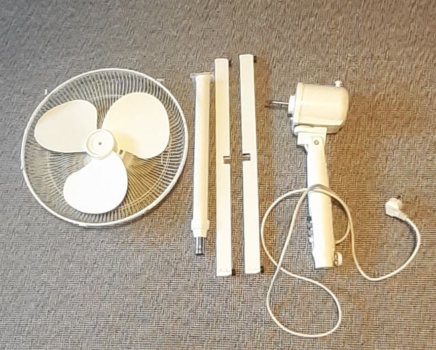 Ventilator cu picior și baleiaj