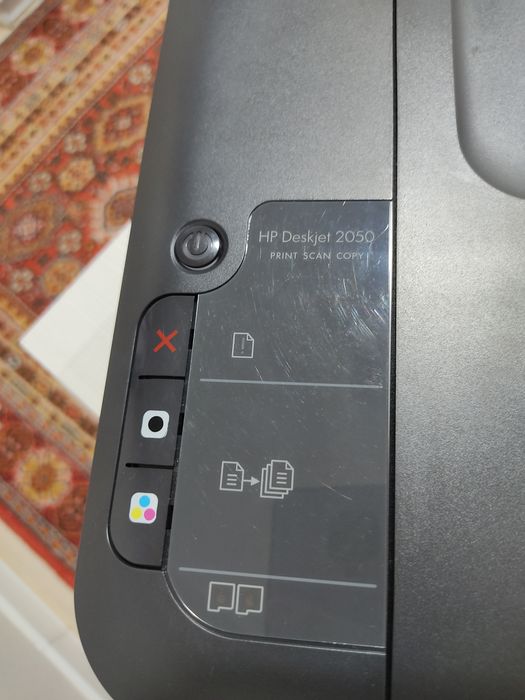Цветной принтер HP Deskjet 2050