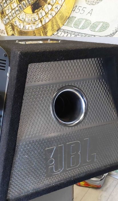 Бас каса jbl + Авто усилвател JBL GTO 4000 / Стъпало Комплект к.к