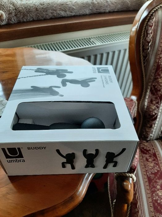 Vând suporți, cuier decorativ, design ultra modern,  culoare  negru
